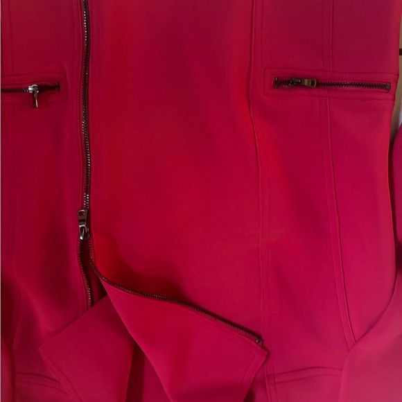 Tahari Rachel Moto Jacket. New. Size: Medium - Picture 6 of 8